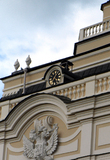 Часы на Константиновском дворце в Петербурге